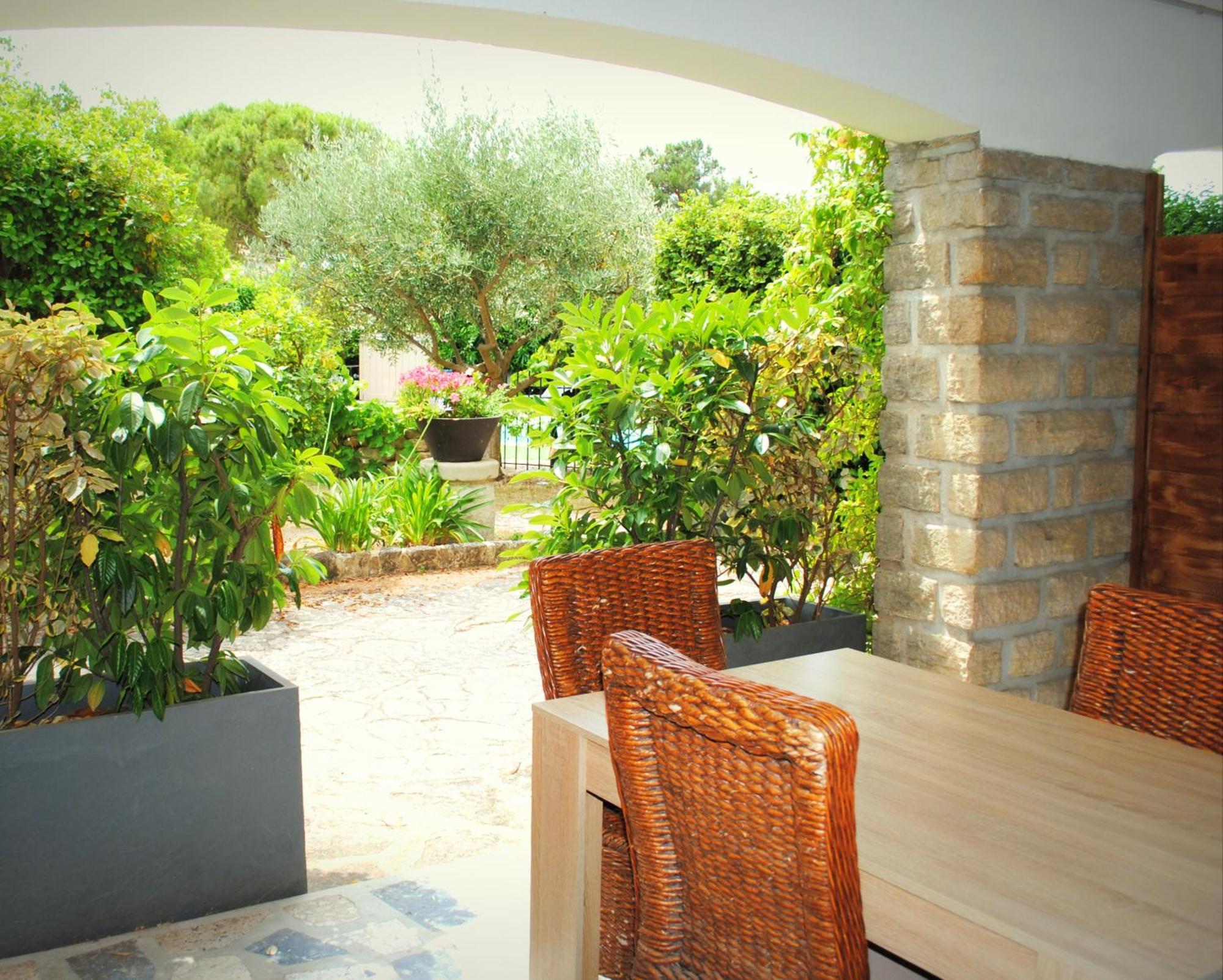 Terre De Bacchus Couette-café *